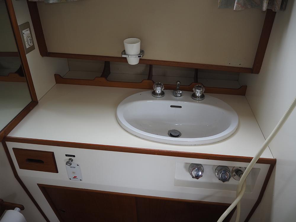 Aft cabin, Accommodation